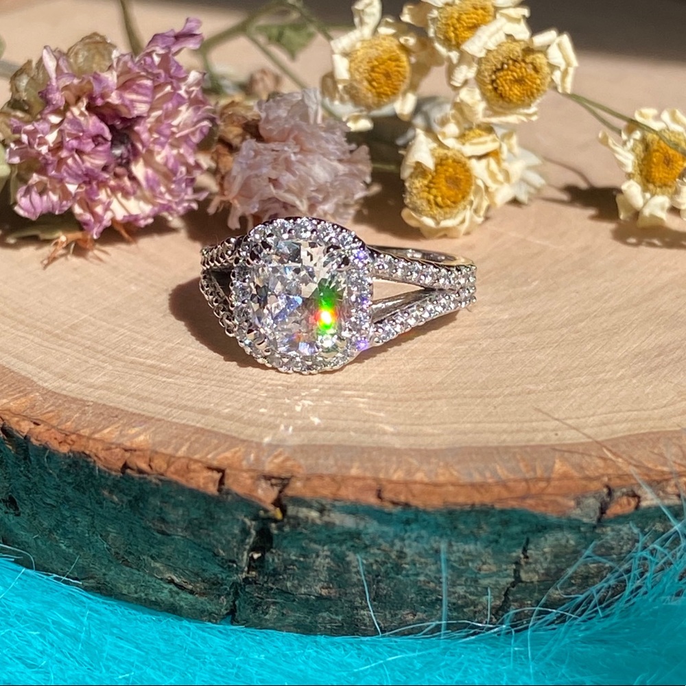 Fantasia engagement ring